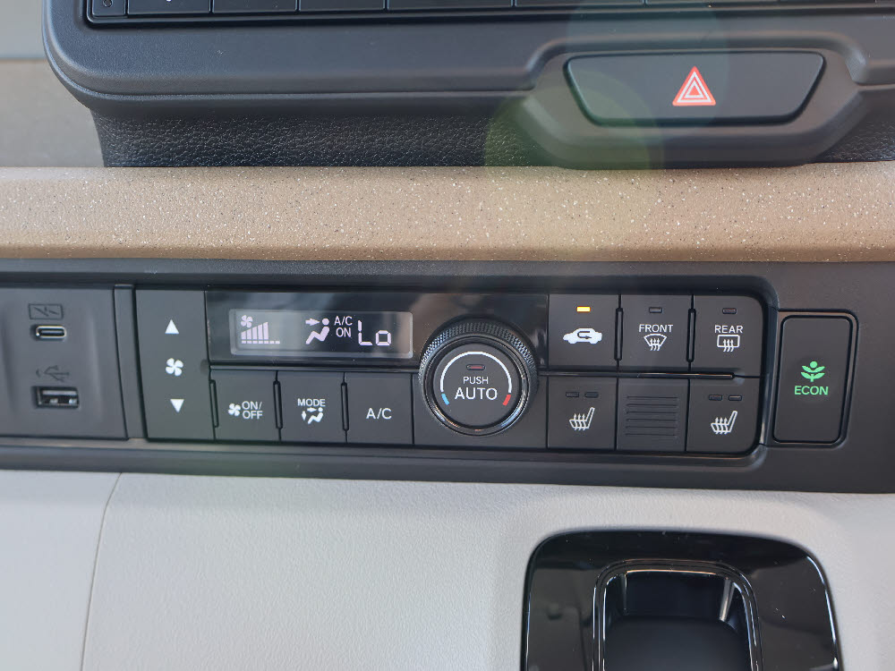 ホンダ　Ｎ ＢＯＸ　8インチナビ（VXM-245ZFEi）13枚目