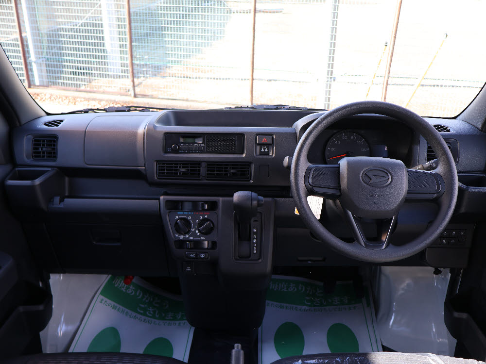 ダイハツ　ハイゼットカーゴ　デラックス3枚目