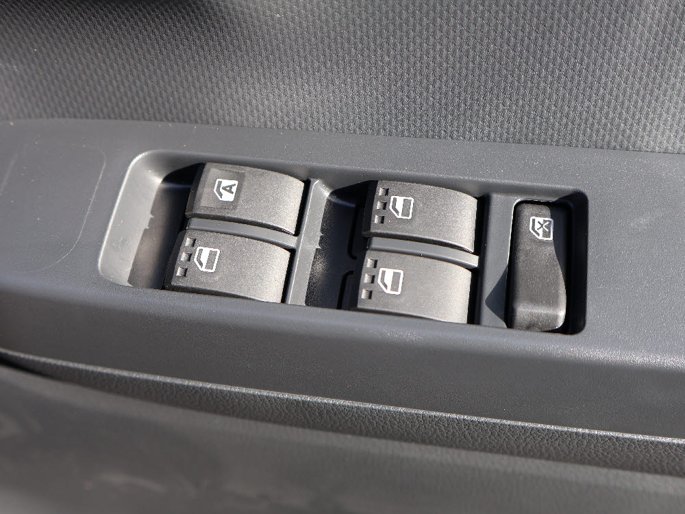 ダイハツ　ミライース　L SAⅢ9枚目