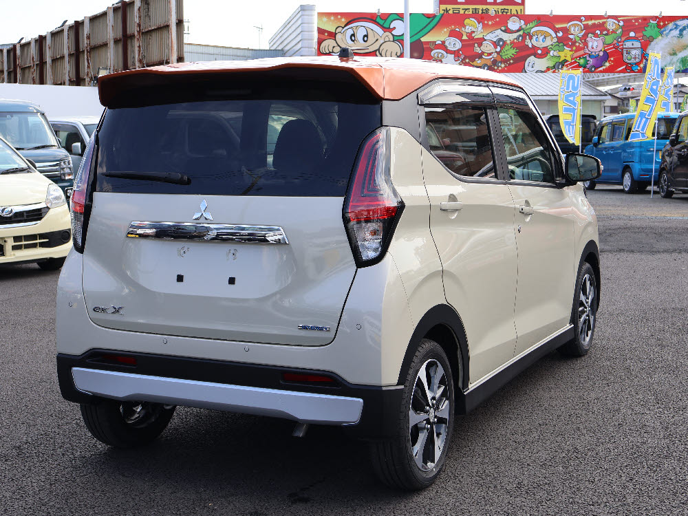 ミツビシ　ｅｋクロス　T3枚目