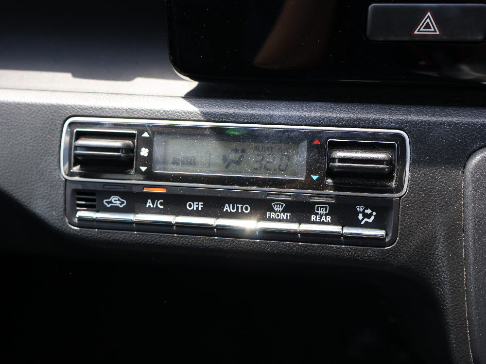 スズキ　ワゴンＲスティングレー　HYBRID　X10枚目