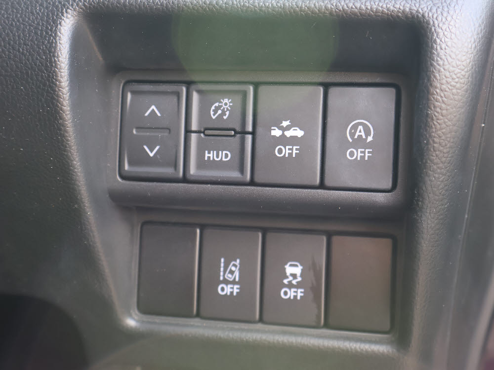 スズキ　ワゴンＲスティングレー　HYBRID　X15枚目