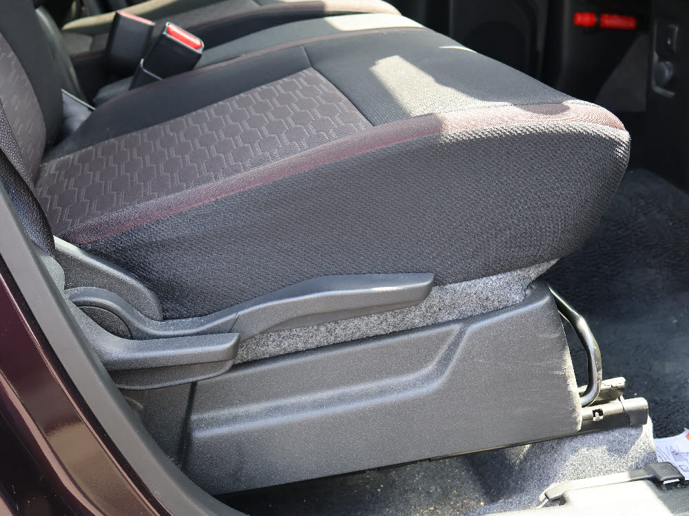 スズキ　ワゴンＲスティングレー　HYBRID　X18枚目