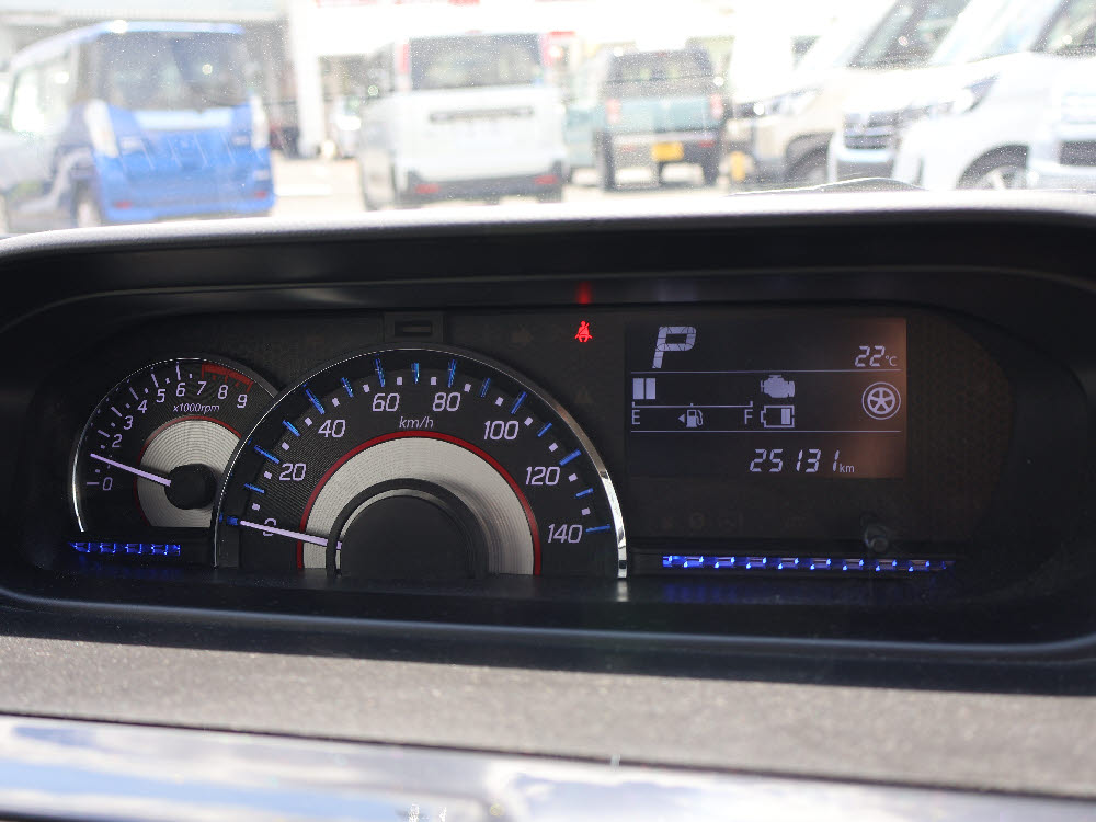スズキ　ワゴンＲスティングレー　HYBRID　X8枚目