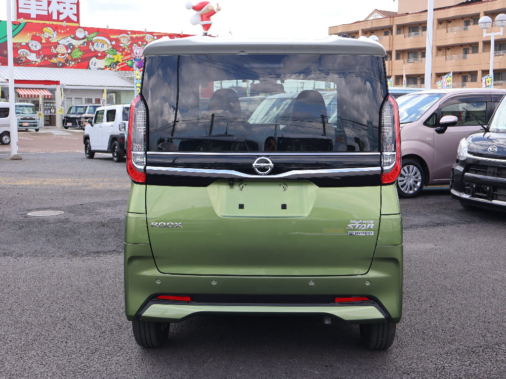 ニッサン　ルークス　ハイウェイスターX（純正9インチナビ）4枚目