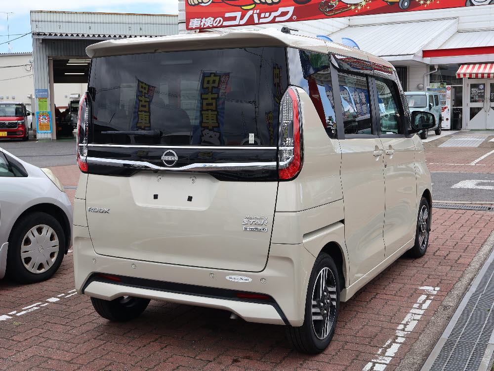 ニッサン ルークス ハイウェイスターX(後期 9ナビ)3枚目