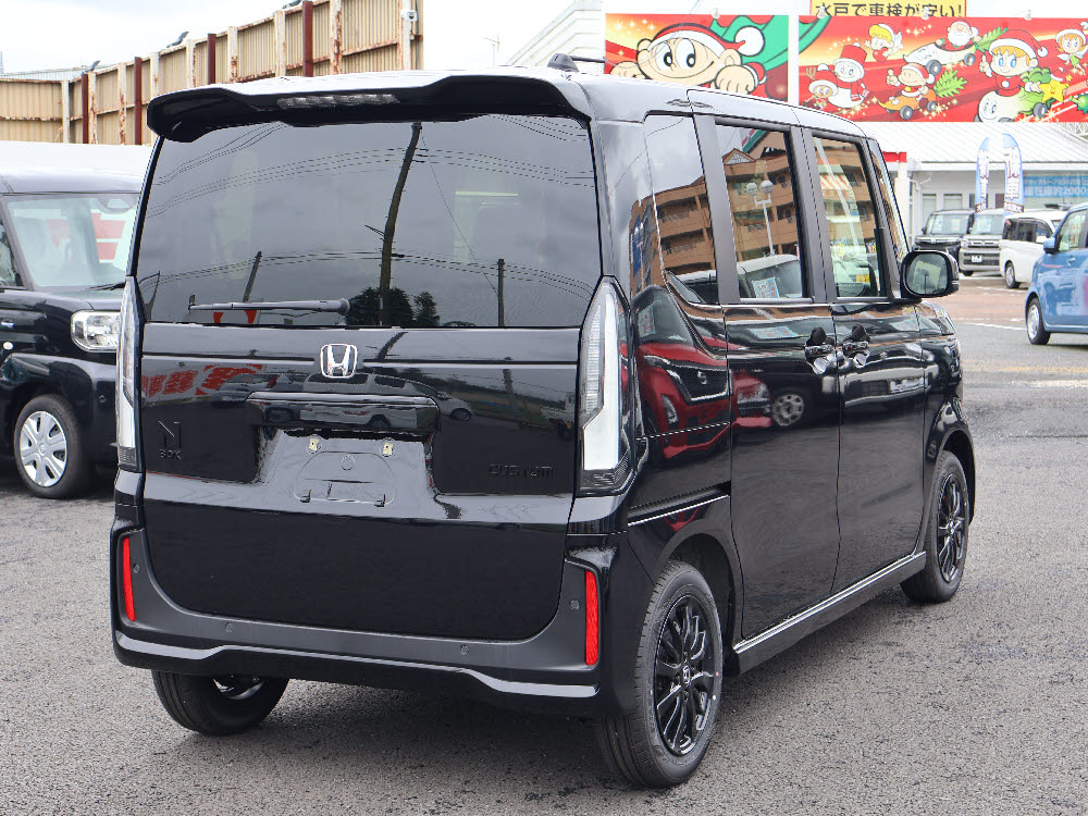 ホンダ　Ｎ ＢＯＸカスタム　特別仕様ブラックスタイル3枚目