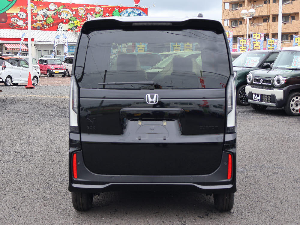 ホンダ　Ｎ ＢＯＸカスタム　特別仕様ブラックスタイル4枚目