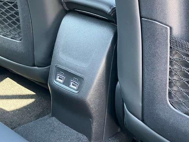 e208 GT EV ブルー <試乗車>13枚目