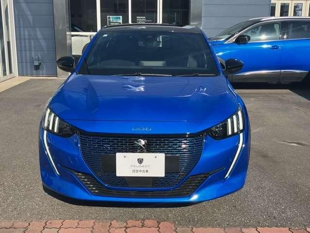 e208 GT EV ブルー <試乗車>1枚目