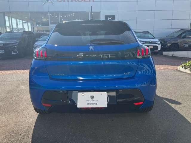 e208 GT EV ブルー <試乗車>5枚目