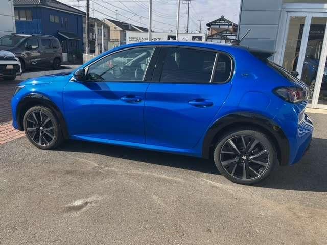 e208 GT EV ブルー <試乗車>7枚目