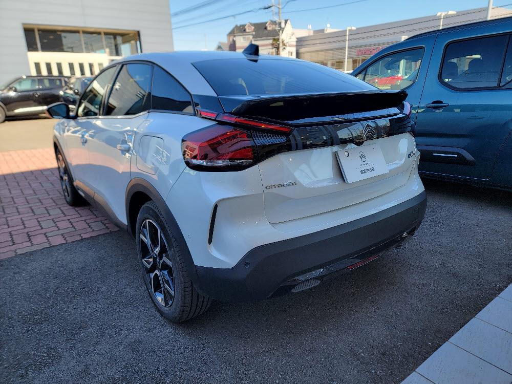 EC4 SHINE EV パールホワイト<試乗車5枚目