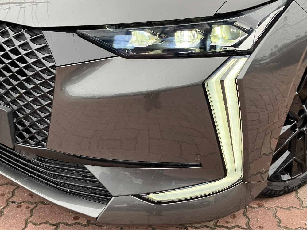 DS4 PERFORMANCE LINE限定車 PHV ガンメタ 1枚目