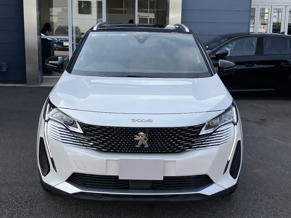 3008 GT PHV パールホワイト<試乗車>1枚目
