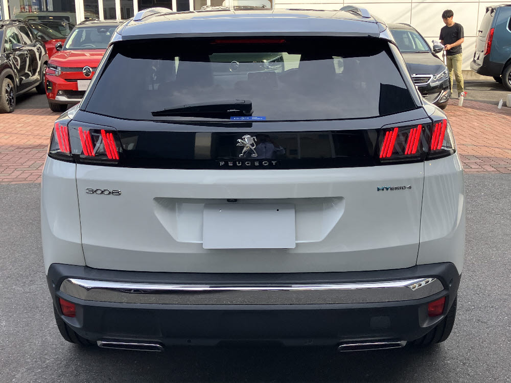 3008 GT PHV パールホワイト<試乗車>5枚目