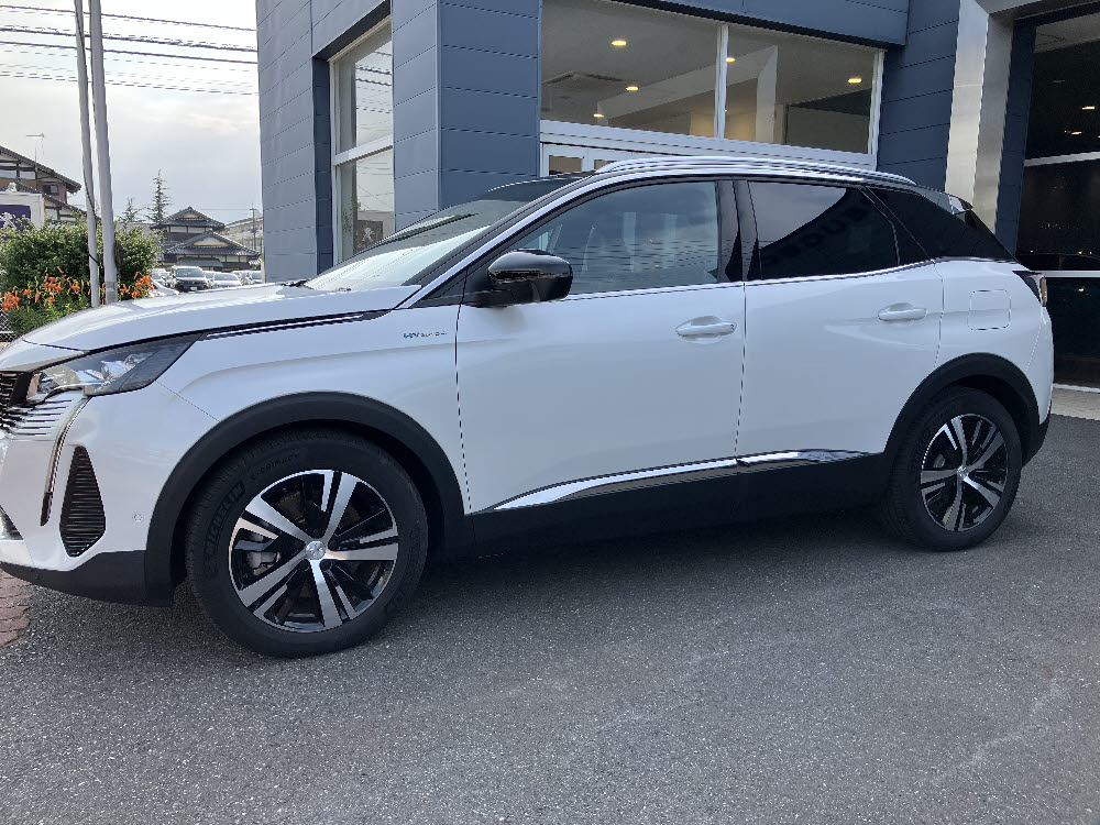3008 GT PHV パールホワイト<試乗車>7枚目