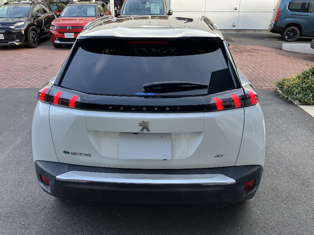 e2008 GT EV パールホワイト <試乗車>5枚目