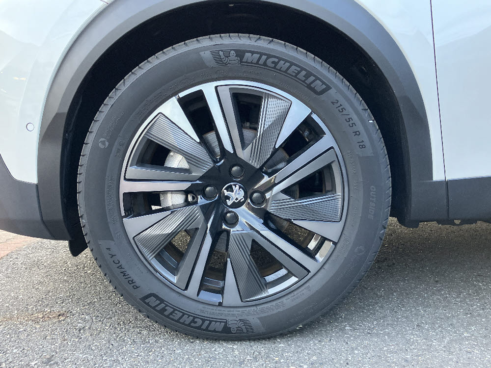 e2008 GT EV パールホワイト <試乗車>8枚目