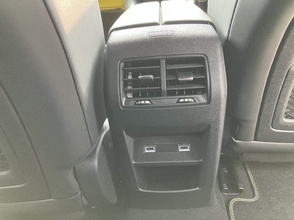 308 GT PHV オリビングリーン15枚目