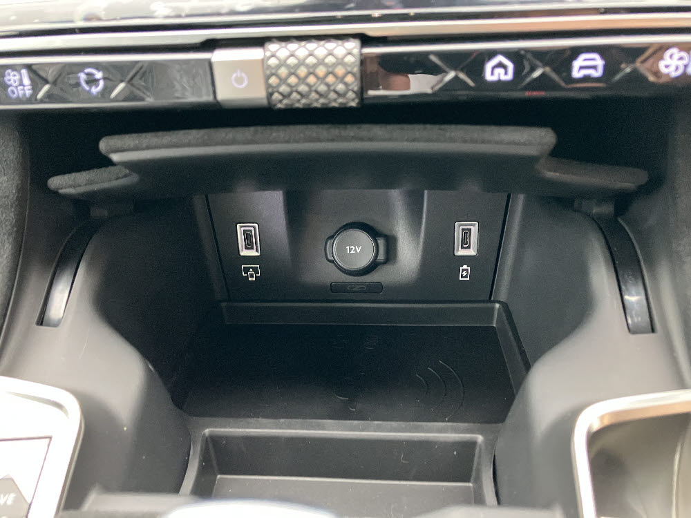 　DS7 PALLAS E-TENSE PHV　ブラック13枚目
