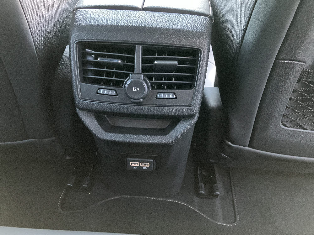 　3008 GT HYBRID4 PHV　セレベスブルー17枚目