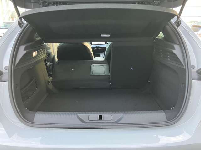 308 GT MHEV オケナイトホワイト9枚目