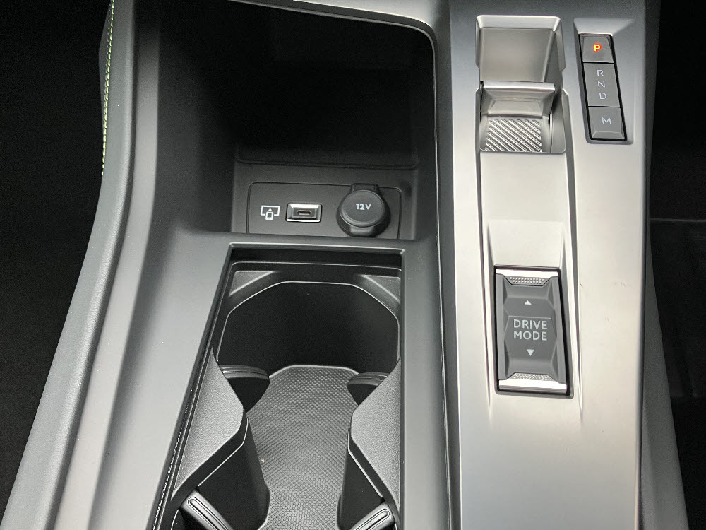308 GT MHEV オブセッションブルー17枚目