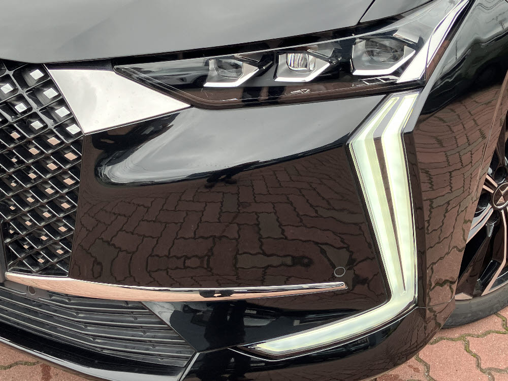 　DS4 E-TENSE RIVOLI PHV　ブラック＜試乗車＞2枚目