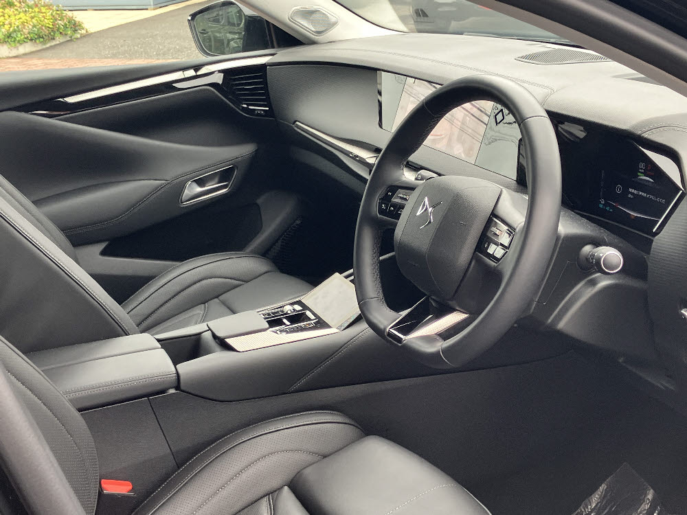 　DS4 E-TENSE RIVOLI PHV　ブラック＜試乗車＞4枚目