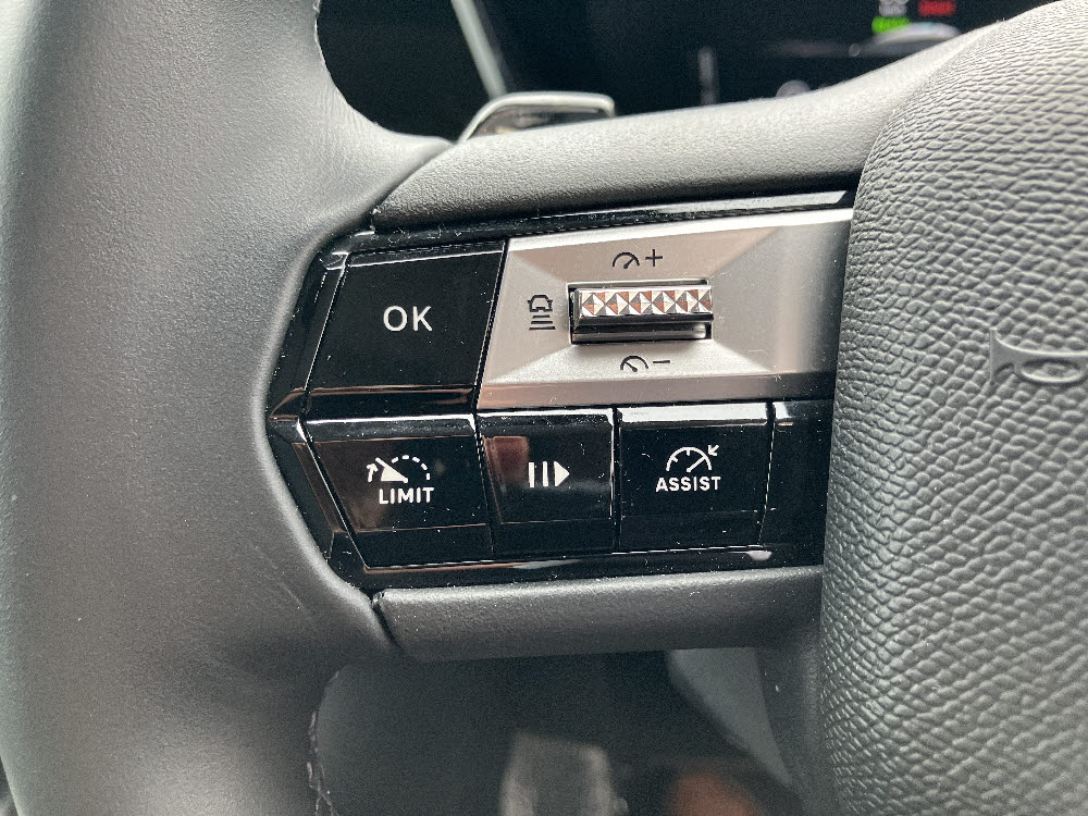 　DS4 E-TENSE RIVOLI PHV　ブラック＜試乗車＞5枚目
