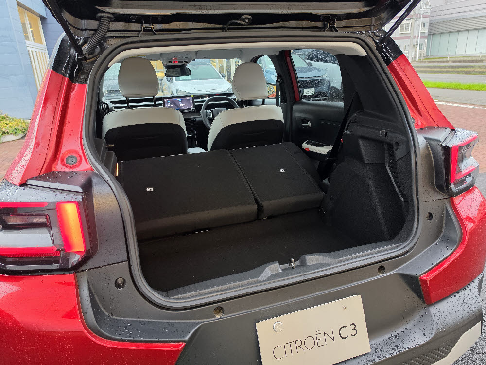 　C3 MAX MHEV　レッド＜試乗車＞16枚目