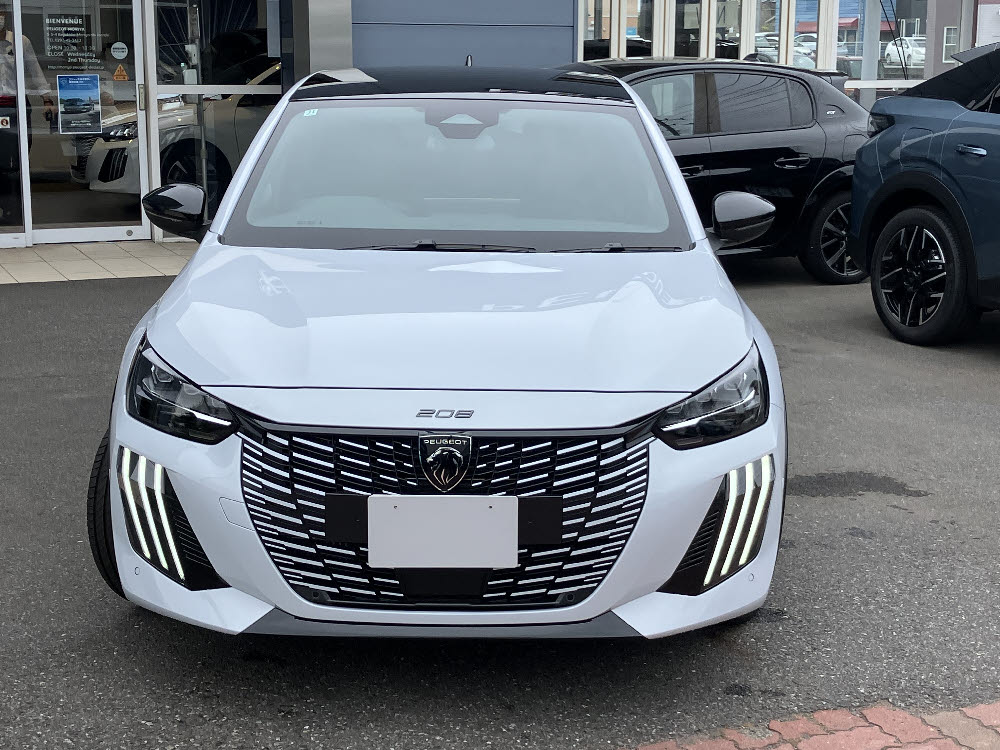 208 GT MHEV ホワイトMe <試乗車>1枚目