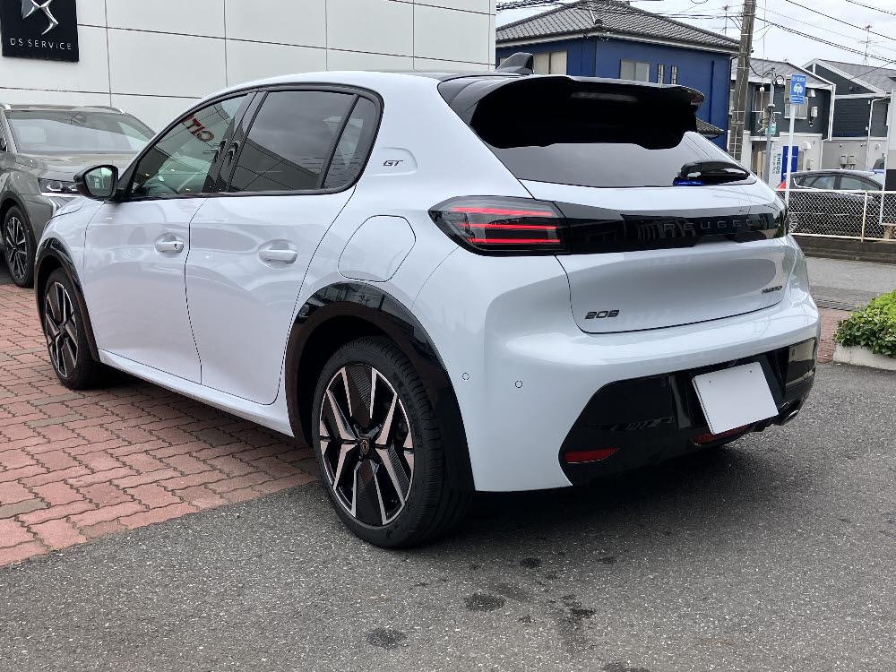 208 GT MHEV ホワイトMe <試乗車>6枚目