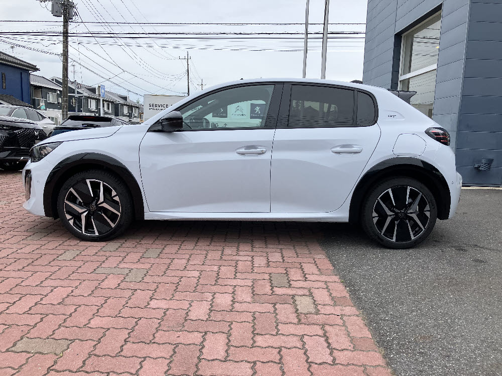 208 GT MHEV ホワイトMe <試乗車>7枚目