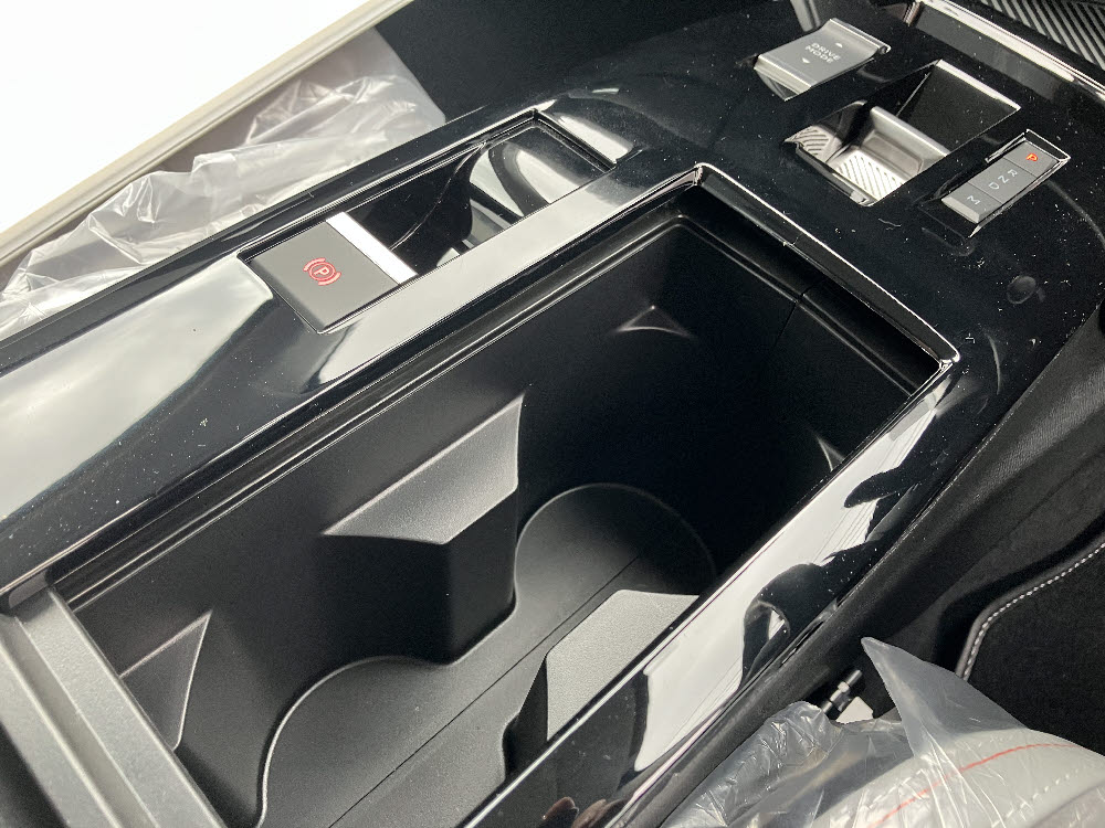 C4 MAX MHEVブラックルーフ カーキグレー13枚目