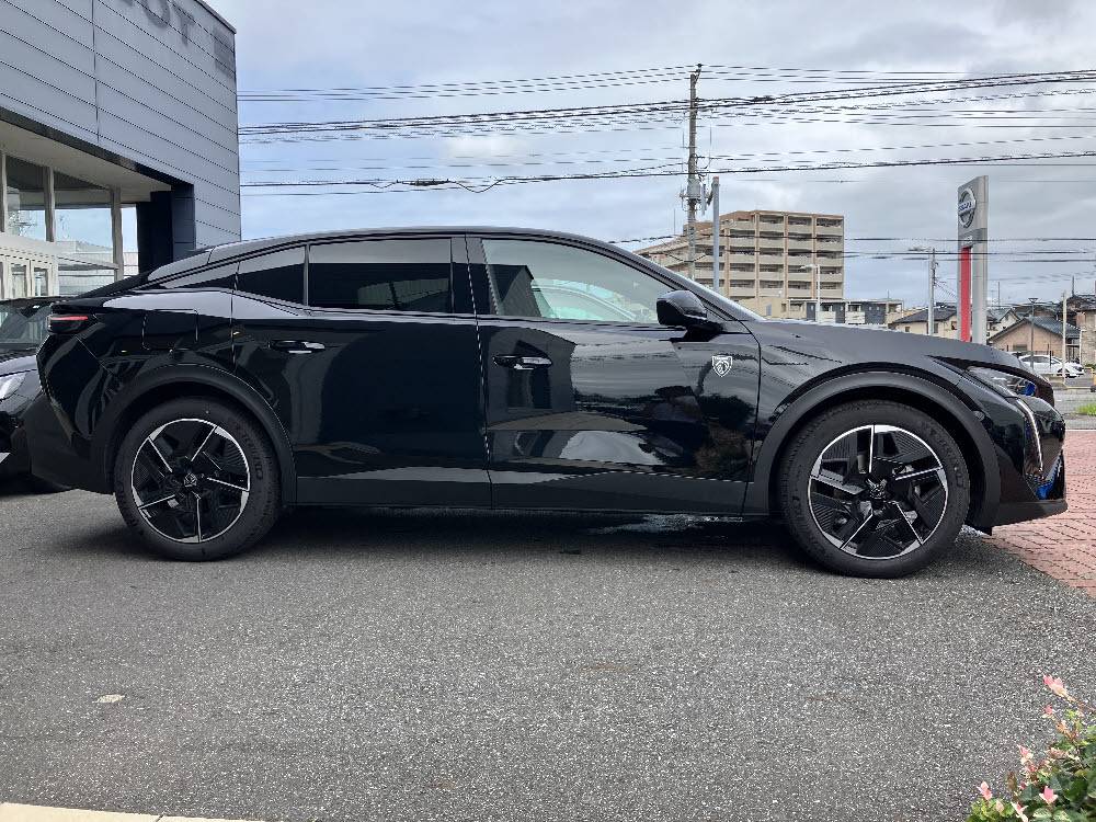 408 GT MHEV ペルラネラブラック<試乗車3枚目