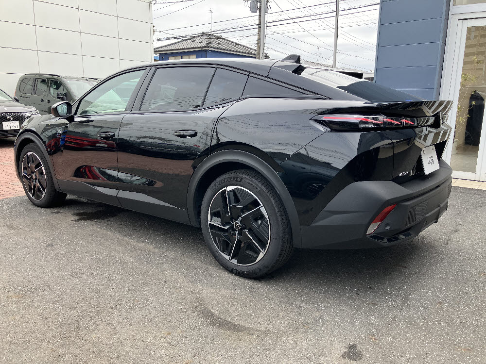 408 GT MHEV ペルラネラブラック<試乗車6枚目