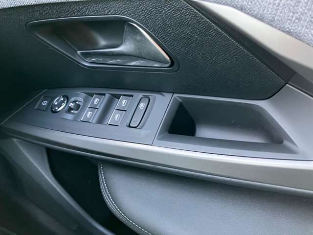 3008 GT MHEV インガロブルー18枚目