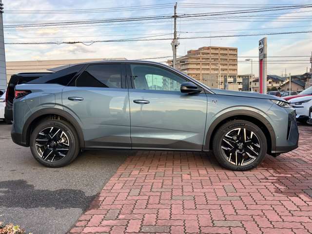 3008 GT MHEV インガロブルー3枚目