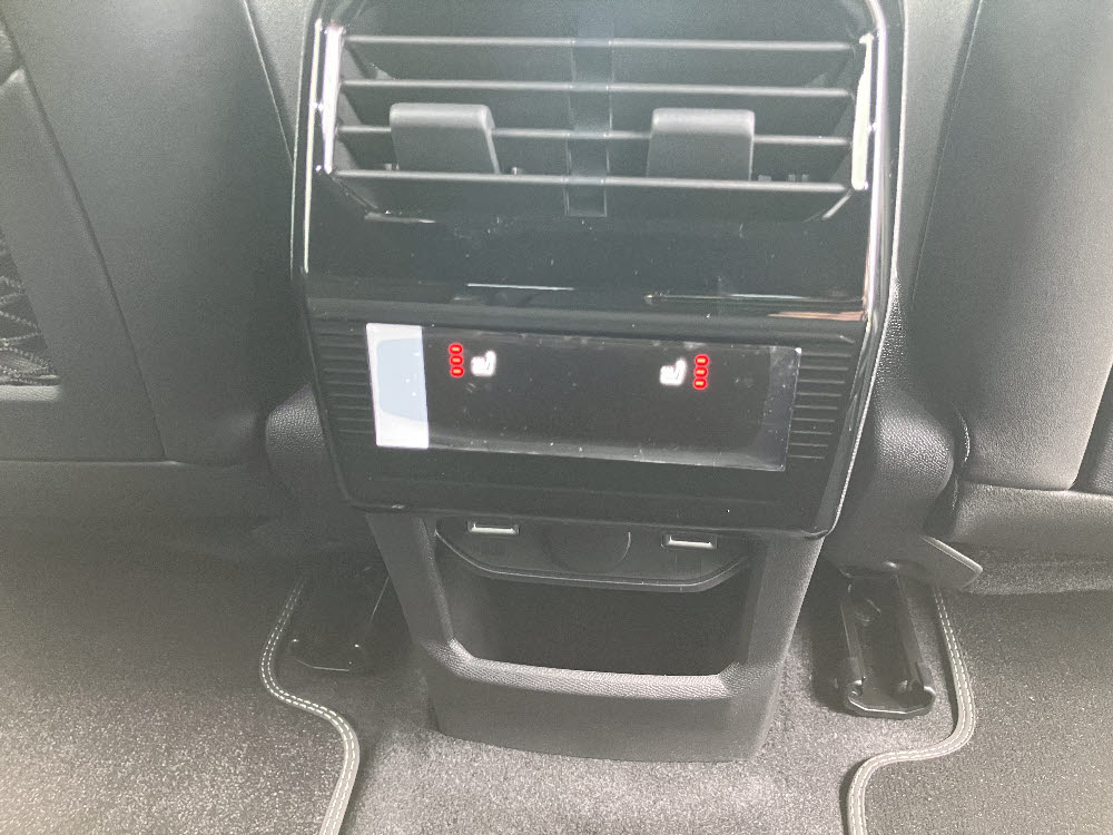 e3008 GT EV オケナイトホワイト <試乗車> 14枚目