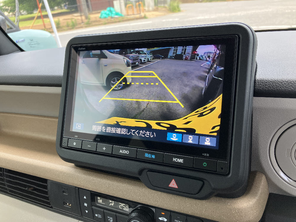 ホンダ　N BOX　8インチナビ17枚目