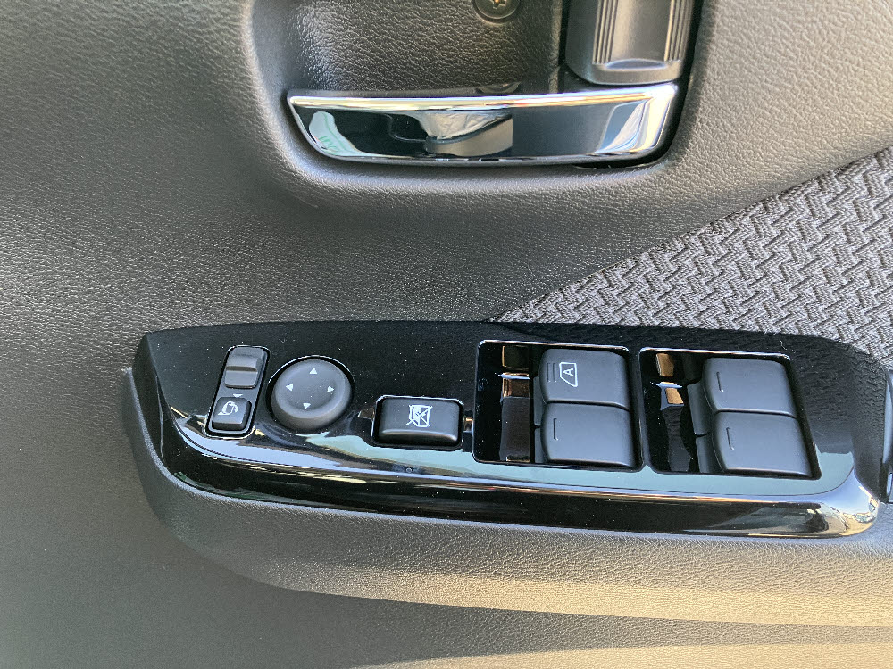 ミツビシ　ｅｋクロス　G　ODレス4枚目