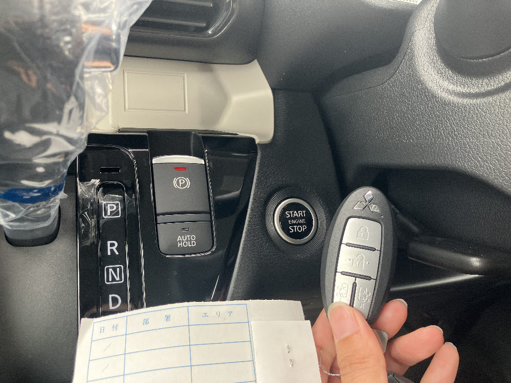 ミツビシ　デリカミニ G Premium9枚目