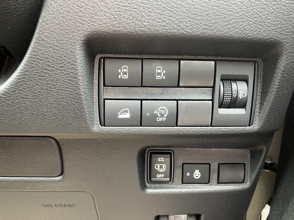 ミツビシ　デリカミニ G Premium10枚目