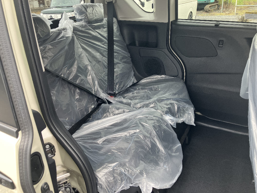 ミツビシ　デリカミニ G Premium18枚目