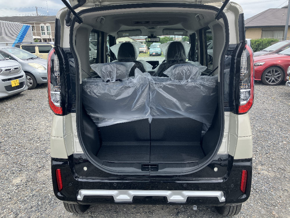 ミツビシ　デリカミニ G Premium19枚目