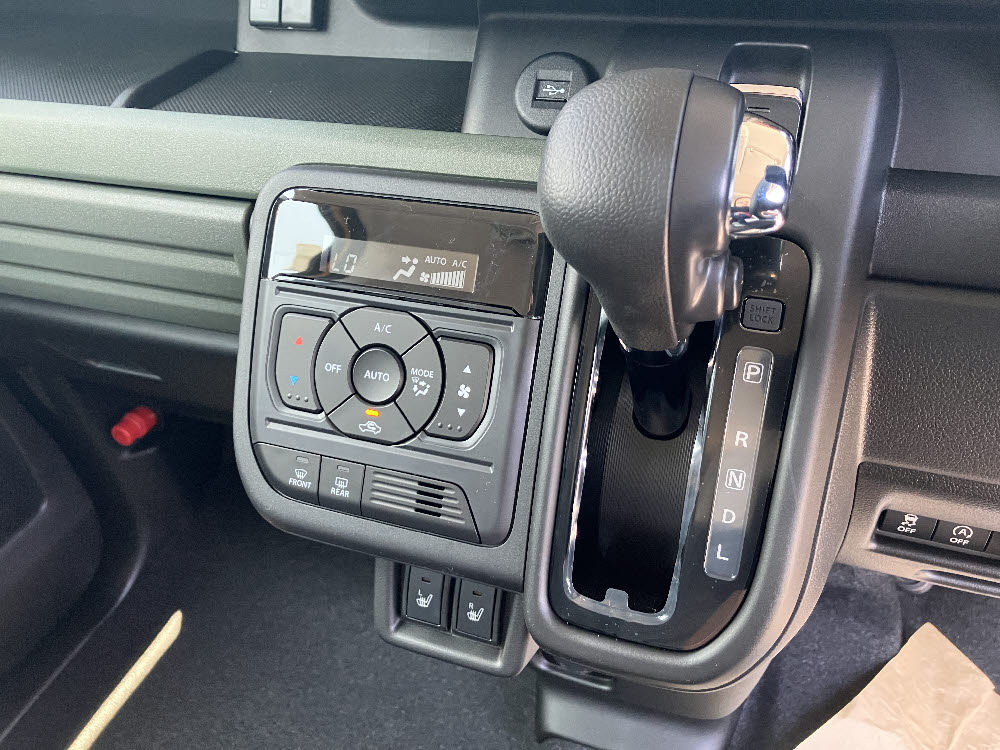 スズキ　スペーシアギア　XZ 2WD 全方位ナビ付17枚目