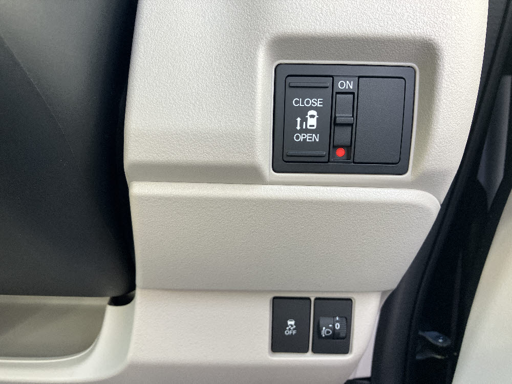 ホンダ　Ｎ ＢＯＸ 8インチナビ　9枚目