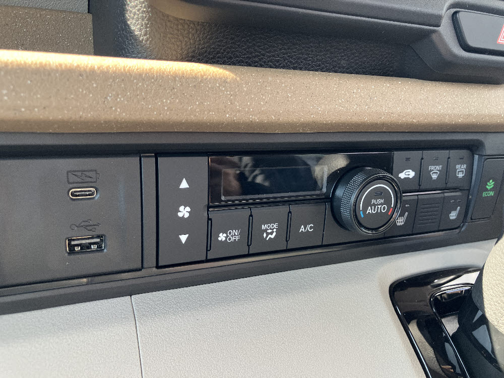 ホンダ　Ｎ ＢＯＸ 8インチナビ　14枚目